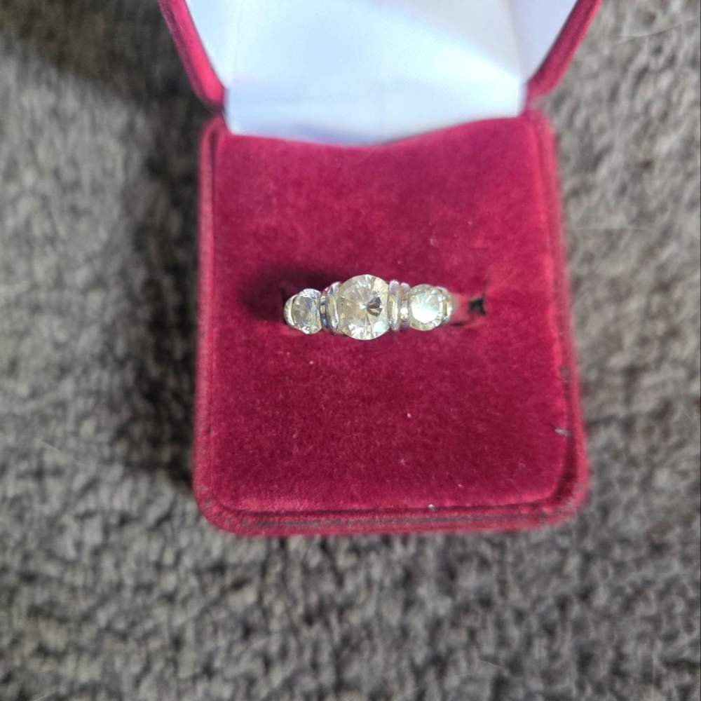 Premier Design 3 stone ring size 8